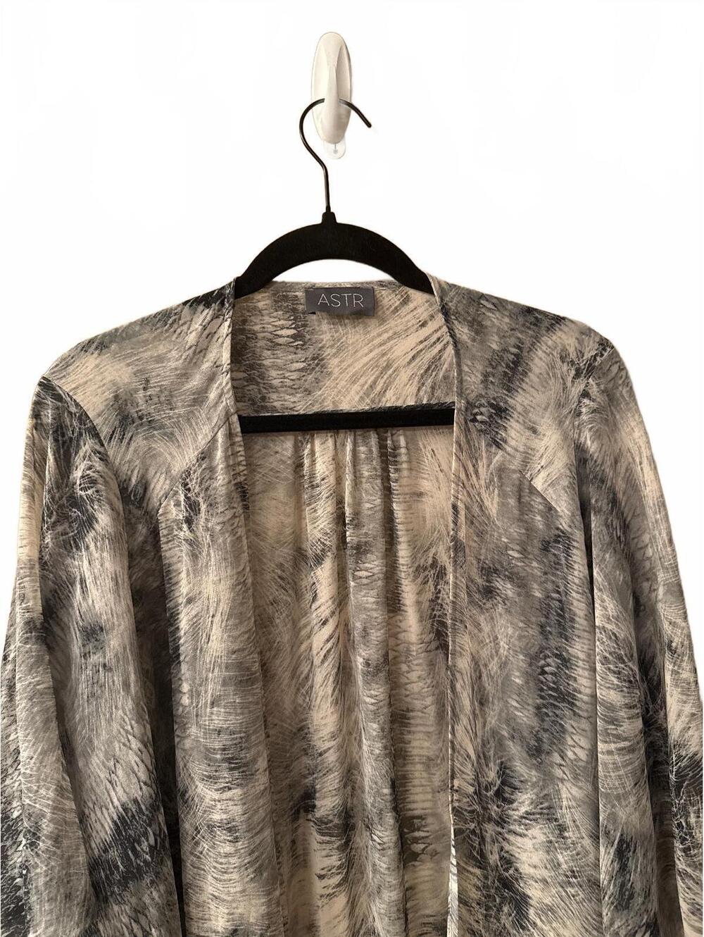 ASTR Lightweight Patterned Kimono Cardigan - Picture 3 of 5